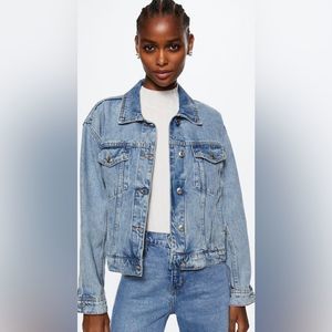 Pocketed denim jacket 